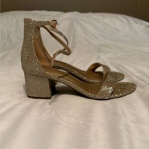 Women’s Dream Pairs low chunk high heels, gold sparkle size 7